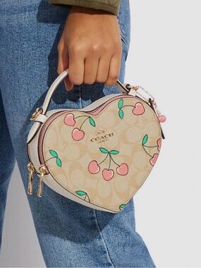 Coach Heart Crossbody Signature Canvas, Light Khaki Multi/Gold